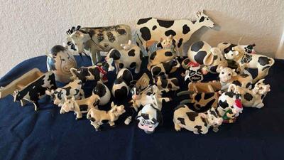 Moo re black white cows on the moo ve