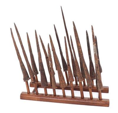 Lot 31 collection of colonial spear heads 18 pieces