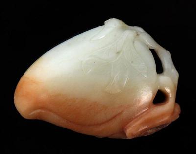Lot 316 big chinese jade giant shou peach carving 75grams