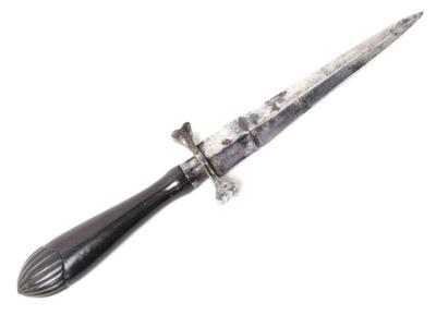 Lot 18 european dagger 17th 18th century.