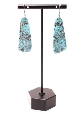 Lot 177 stunning pair of turquoise earrings