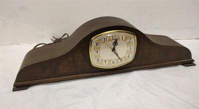 C.J. HUG CO IMPERIAL ELECTRIC MANTLE CLOCK