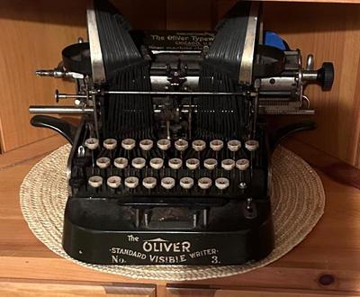 Antique Oliver No 3 Typewriter