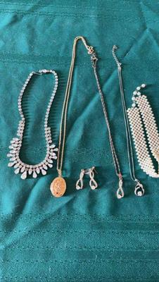 Costume jewelry lot 2