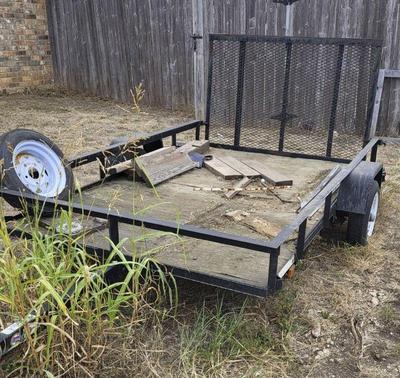 Small utility trailer