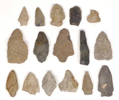 16 Native American Arrowheads / Stone Points