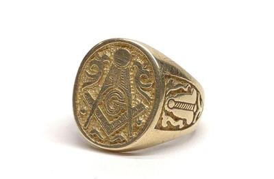 10K Gold Masonic Signet Ring (sz 10)
