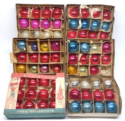(71) Vintage Glass Round Christmas Ornaments