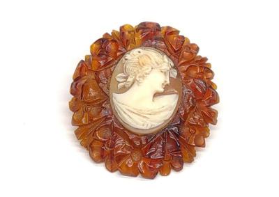 Vintage Carved Bakelite Cameo Brooch