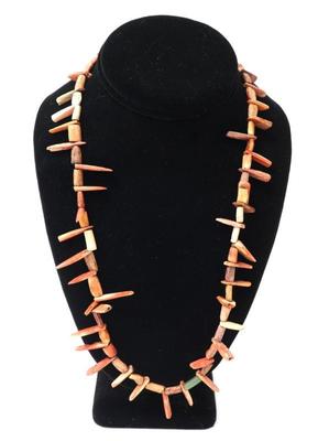 Lot 219 native american spondylus necklace