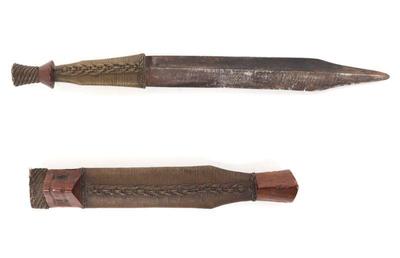 Lot 96 ceremonial bakatwa dagger in sheath shona peoples