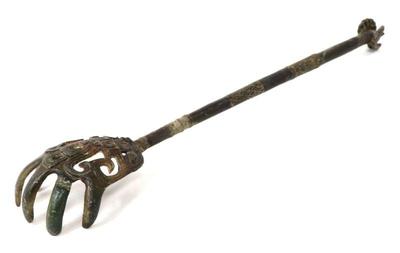 Lot 414 chinese archaistic dragon claw