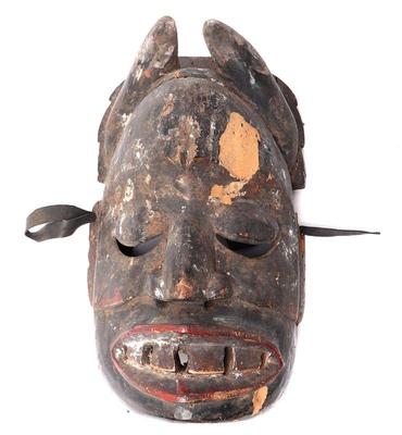Lot 495 exceptional ibibio eket painted wood mask 20th c.