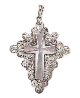 Lot 233 sterling silver openwork cross pendant 4g