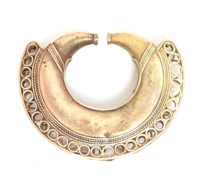 Lot 221 pre columbian tairona style nose ring