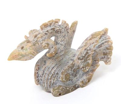 Lot 383 chinese avian beast jade carving 643 grams