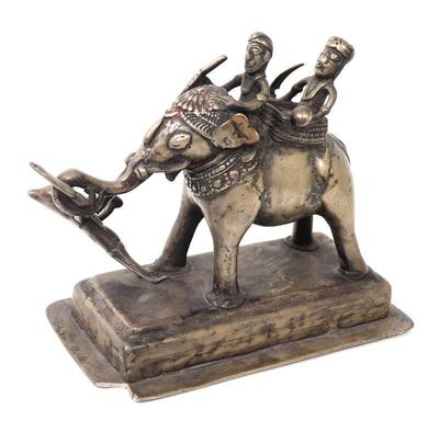 Lot 353 indian brass war elephant riders, 17th 18th c.