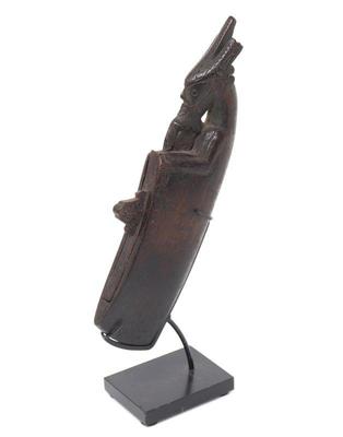 Lot 371 antique nicely carved batak medicine box