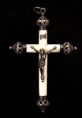 Lot 229 victorian silver mop crucifix pendant