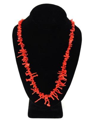 Lot 244 lovely bright red coral necklace