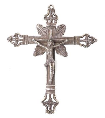 Lot 223 large sterling silver openwork crucifix cross 99g