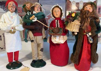 Byers choice carolers christmas carol figures