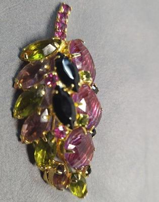 Vintage juliana d&e brooch