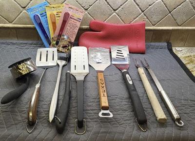 Barbecue utensils