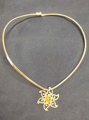 Avery hammered collar sun charm