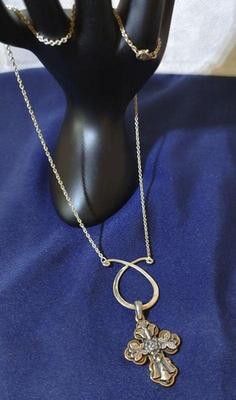 Avery cross necklace
