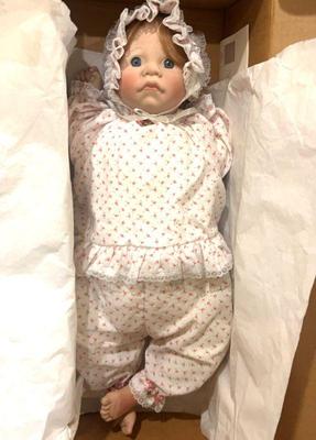 Lee middleton first moments awake blue eyes doll