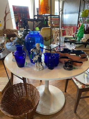 1 vintage tulip table and frankoma texas shaped pottery