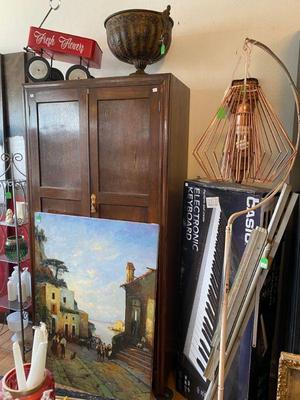 Vintage dresser and matching chest and pair of vintage lamps with yellow shades