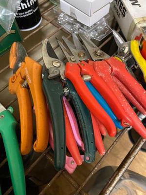 5 floral clippers