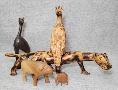 Mb089 artisan carved wood african animal figures
