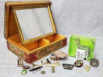 Mb126 antique jewelry box artisan pins, keepsakes, collectibles