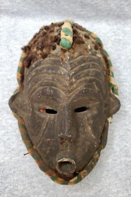 Mb109 antique nigerian tribal mask