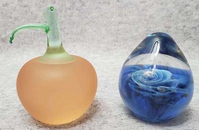 Mb086 art glass paperweights one signed