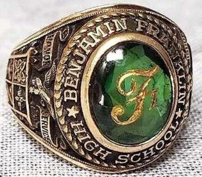 Mb077 1962 benjamin franklin hs class ring emerald or garnet 10k gold