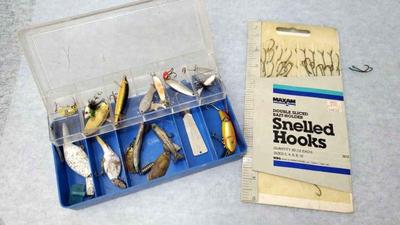 Mb111 vintage fishing lures and snelled hooks