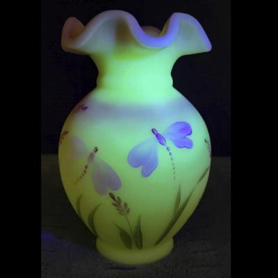 Fenton pink burmese uranium dragonfly vase jn