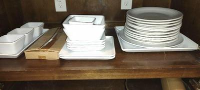 Pampered chef white serving dishes 10 white fiesta plates