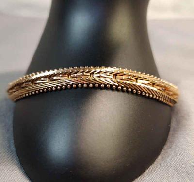 Retro gold toned bracelet