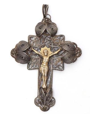 Lot 88 sterling silver filigree crucifix pendant 29g