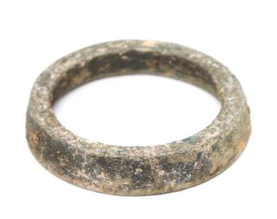 Lot 102 chinese bronze archaistic bangel
