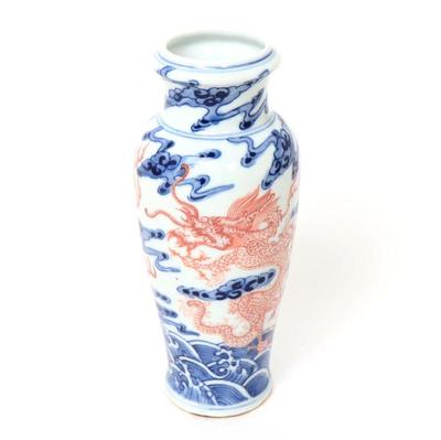 Lot 374 finely painted blue white chinese porcelain vase
