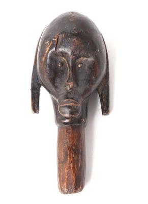 Lot 468 african fang head post