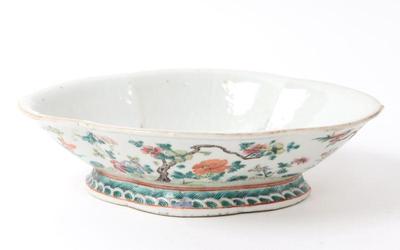 Lot 372 chinese famille rose oval porcelain bowl