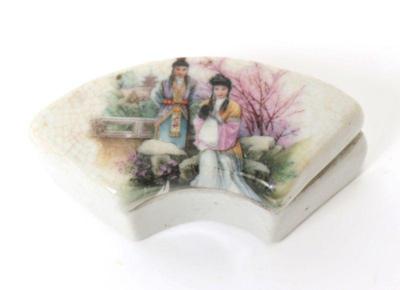 Lot 381 chinese porcelain paste box
