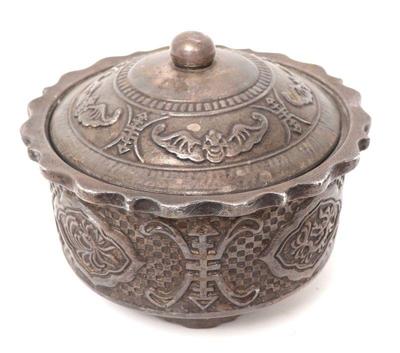 Lot 410 chinese silver painted porcelain bat jar wlid